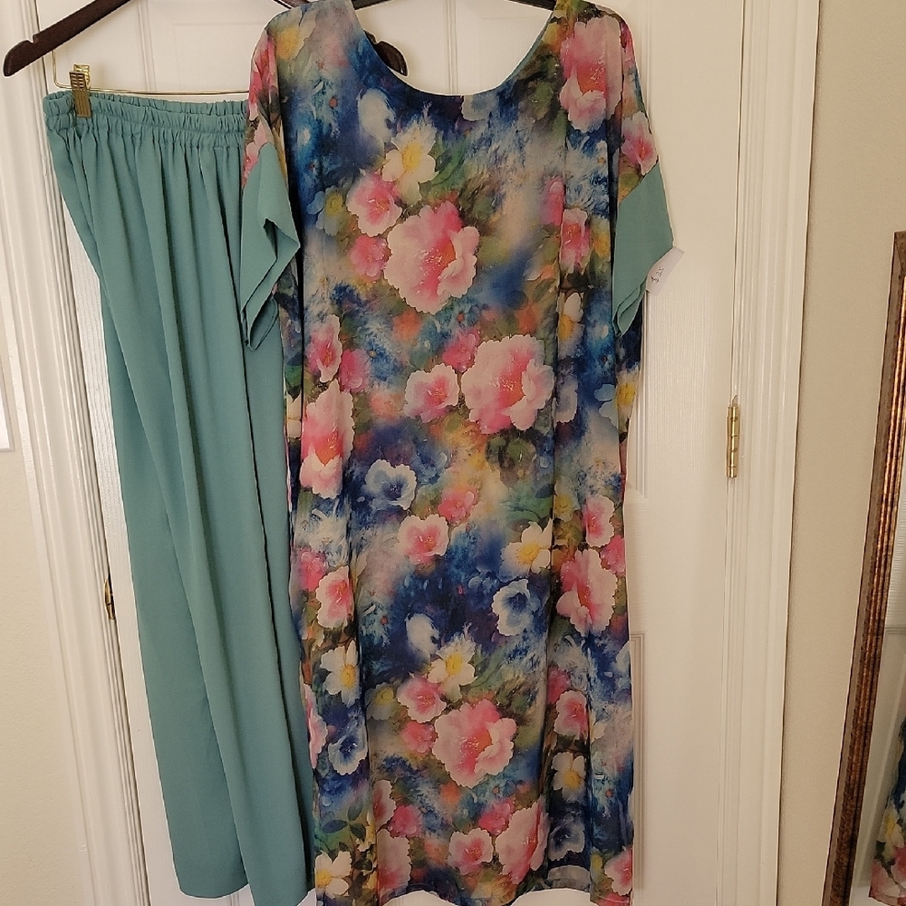 Pink and Blue Maxi Shirt With Dolman Sleeves & pants Set.  Med/large.NEW